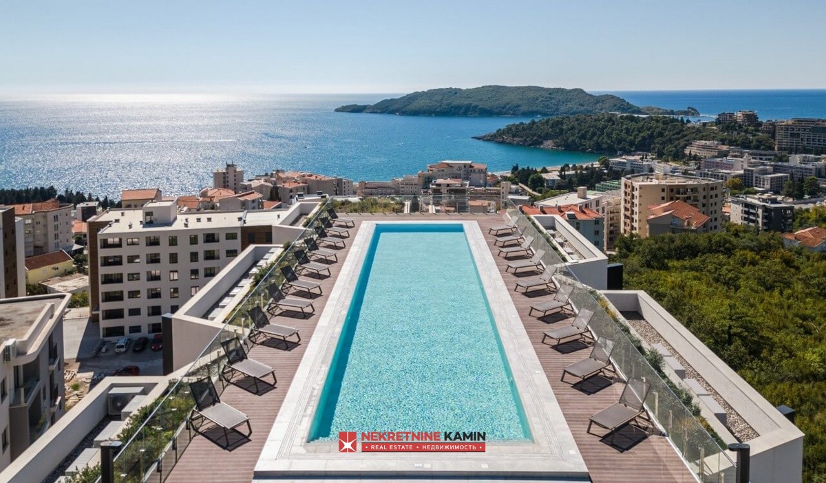 One-Bedroom Apartment in a New Complex with Garage and Rooftop Pool, Bečići, Budva